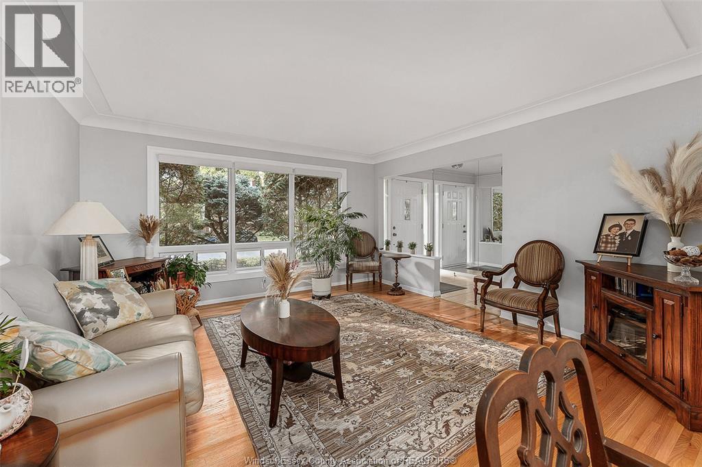 3348 Randolph, Windsor, Ontario  N9E 3E7 - Photo 7 - 25028512