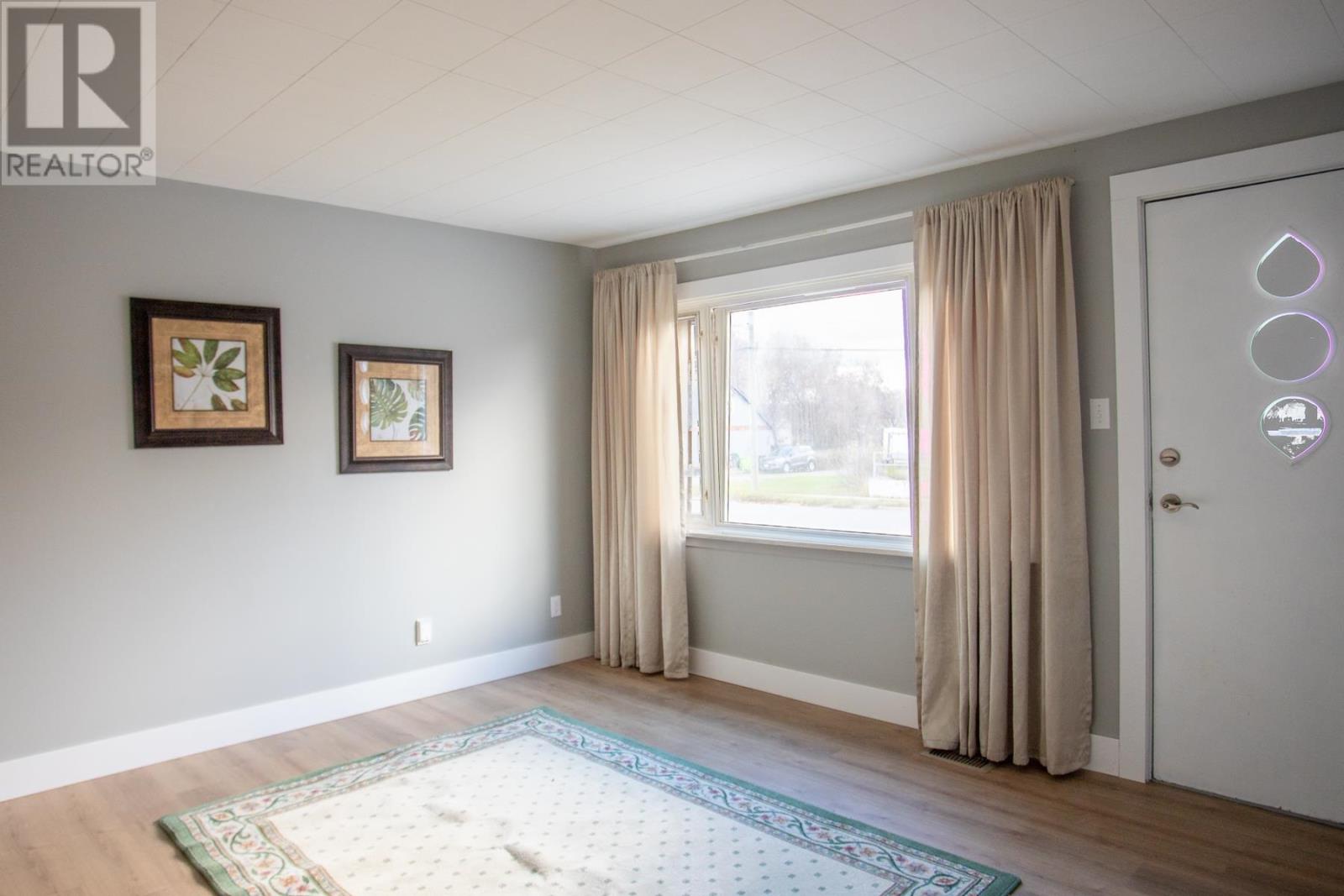 617 Douglas St, Sault Ste. Marie, Ontario  P6C 1V5 - Photo 12 - SM253179