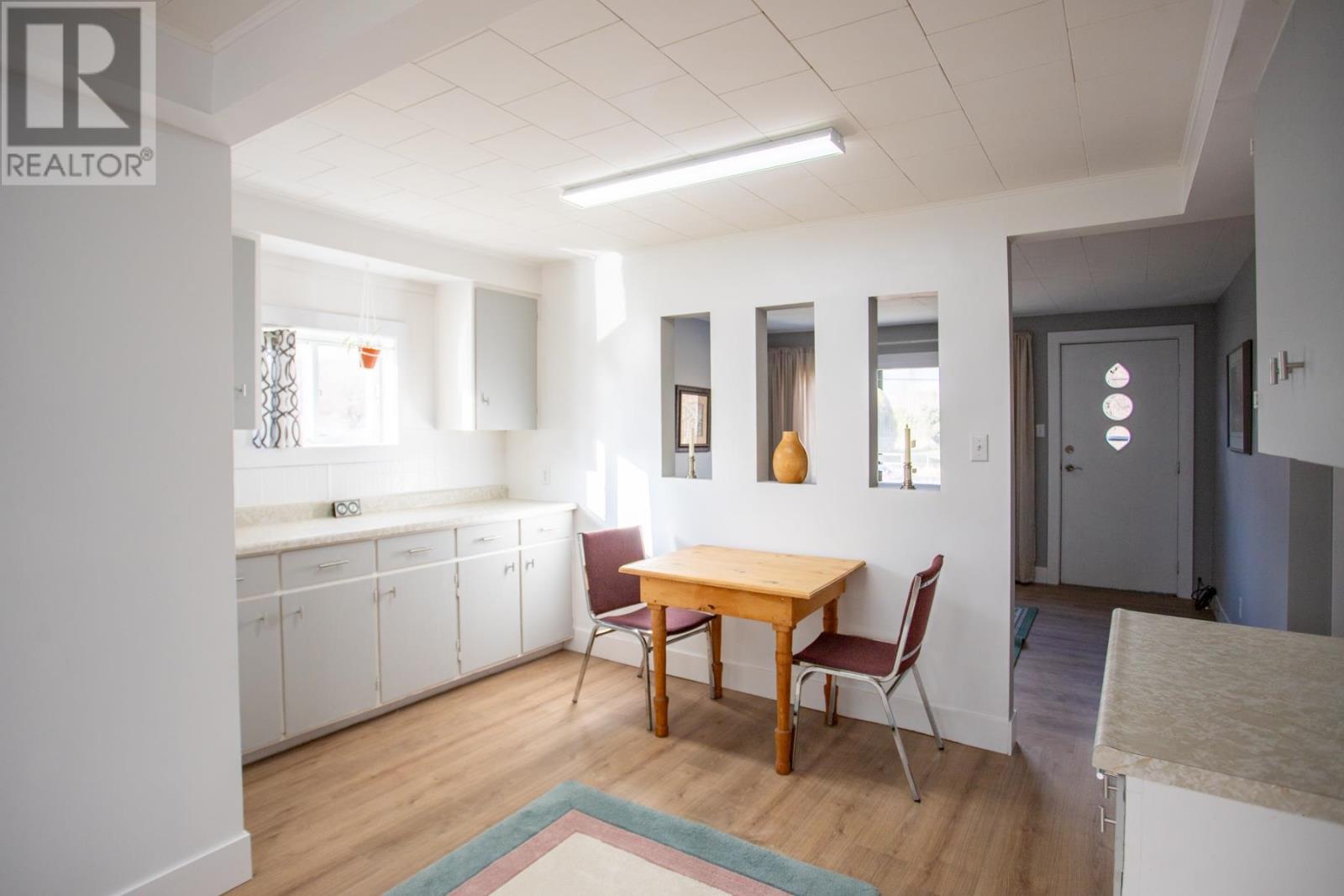 617 Douglas St, Sault Ste. Marie, Ontario  P6C 1V5 - Photo 4 - SM253179