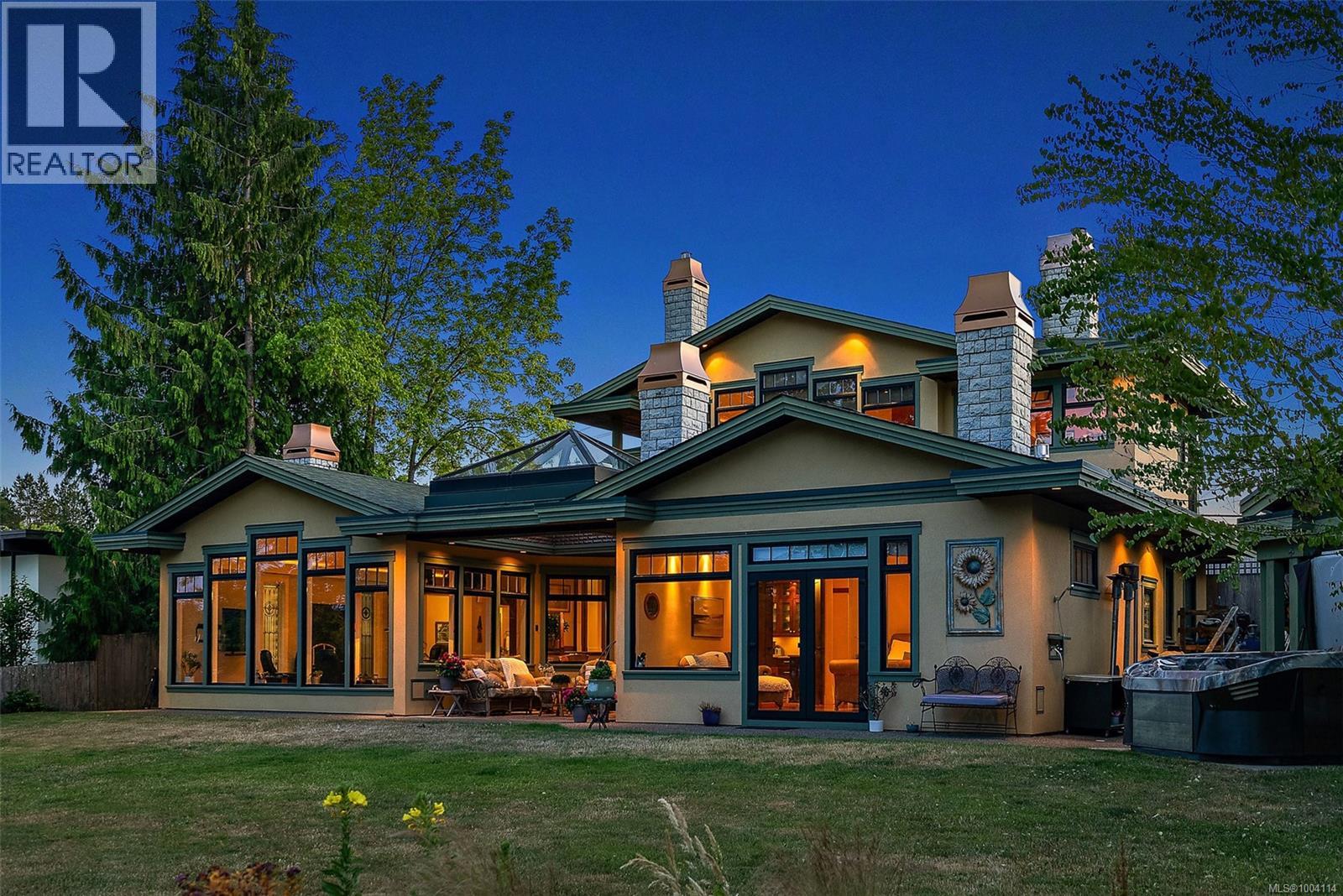 2751 Shoreline Dr, View Royal, British Columbia