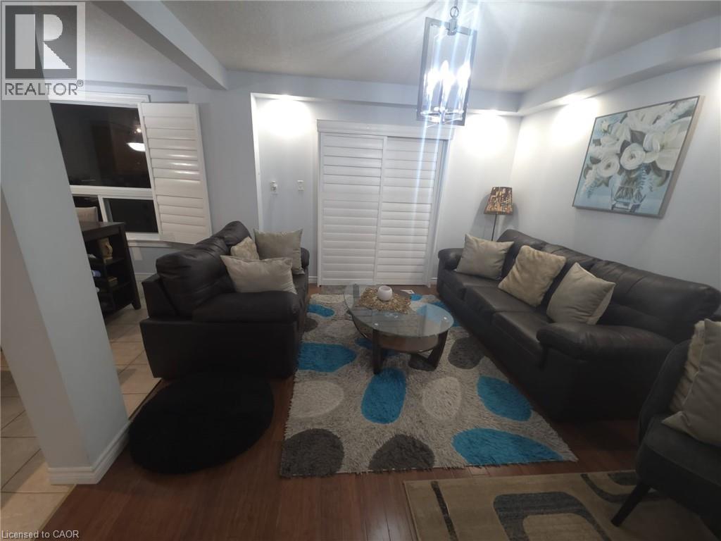 348 Thomas Slee Drive, Kitchener, Ontario  N2P 2X5 - Photo 5 - 40785377