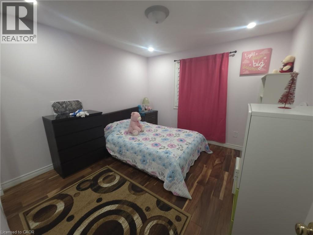 348 Thomas Slee Drive, Kitchener, Ontario  N2P 2X5 - Photo 19 - 40785377