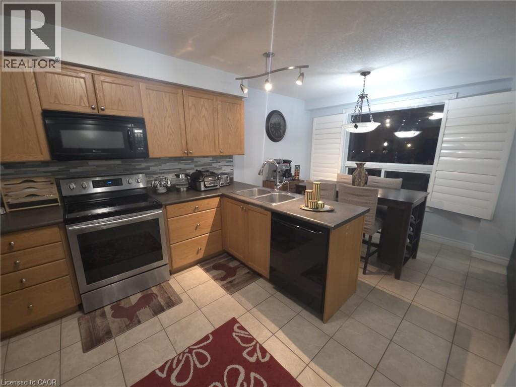 348 Thomas Slee Drive, Kitchener, Ontario  N2P 2X5 - Photo 7 - 40785377