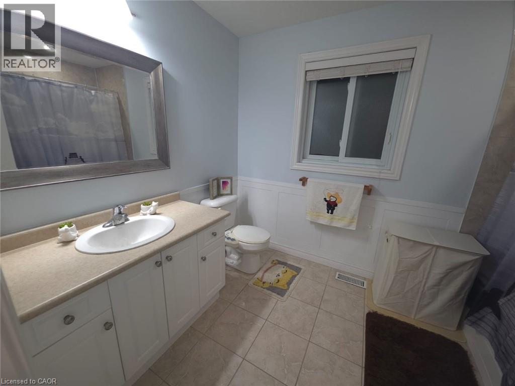 348 Thomas Slee Drive, Kitchener, Ontario  N2P 2X5 - Photo 17 - 40785377