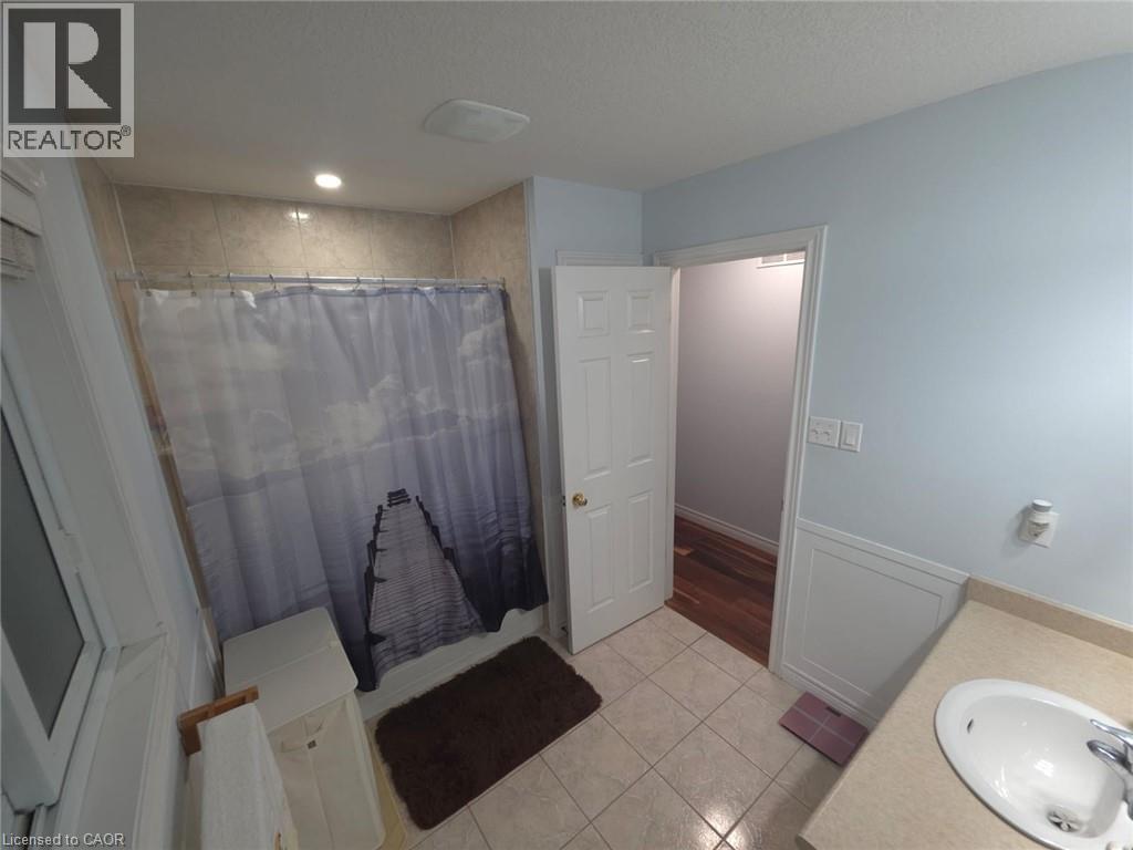 348 Thomas Slee Drive, Kitchener, Ontario  N2P 2X5 - Photo 18 - 40785377