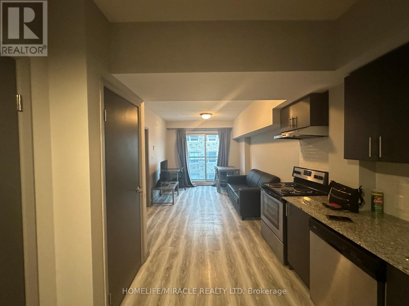514 - 275 Larch Street, Waterloo, Ontario  N2L 3R2 - Photo 2 - X12530098