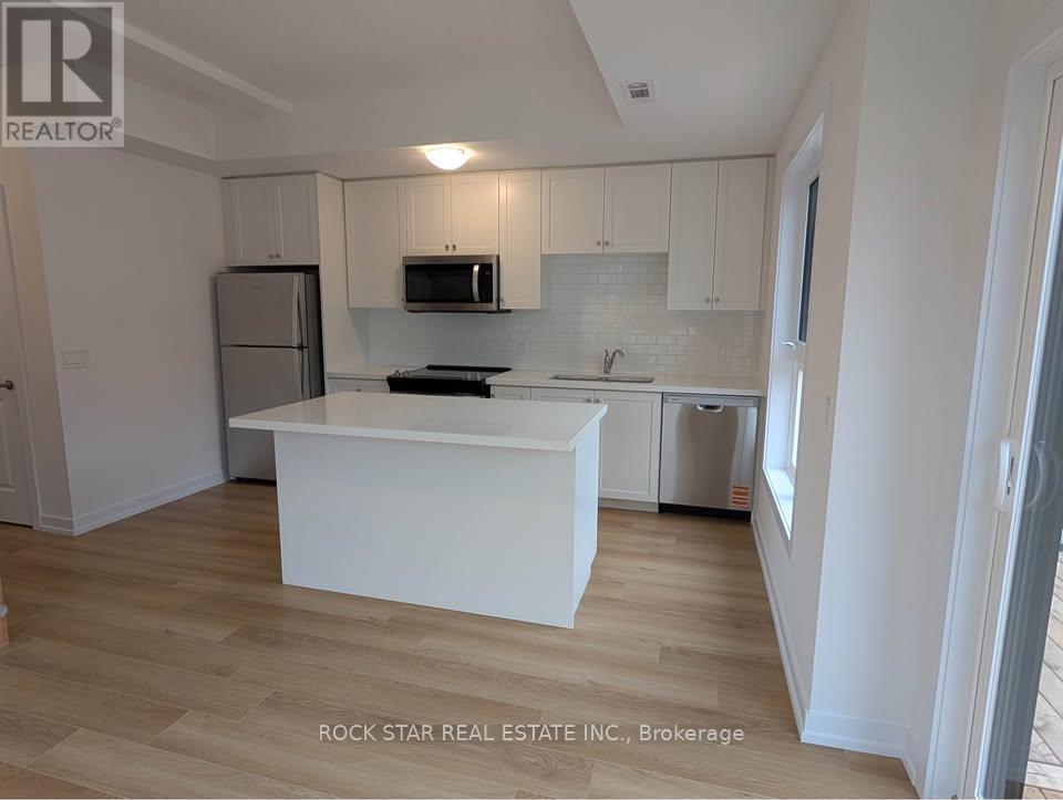 30 - 70 Kenesky Drive, Hamilton, Ontario  L8B 1Y4 - Photo 11 - X12530124