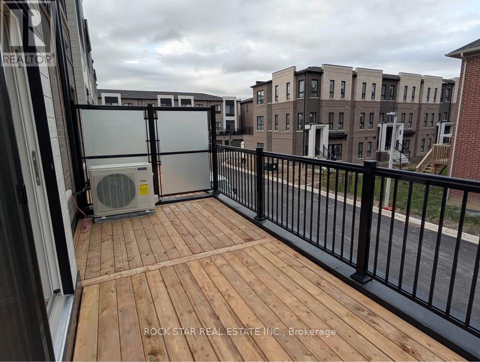 30 - 70 Kenesky Drive, Hamilton, Ontario  L8B 1Y4 - Photo 14 - X12530124