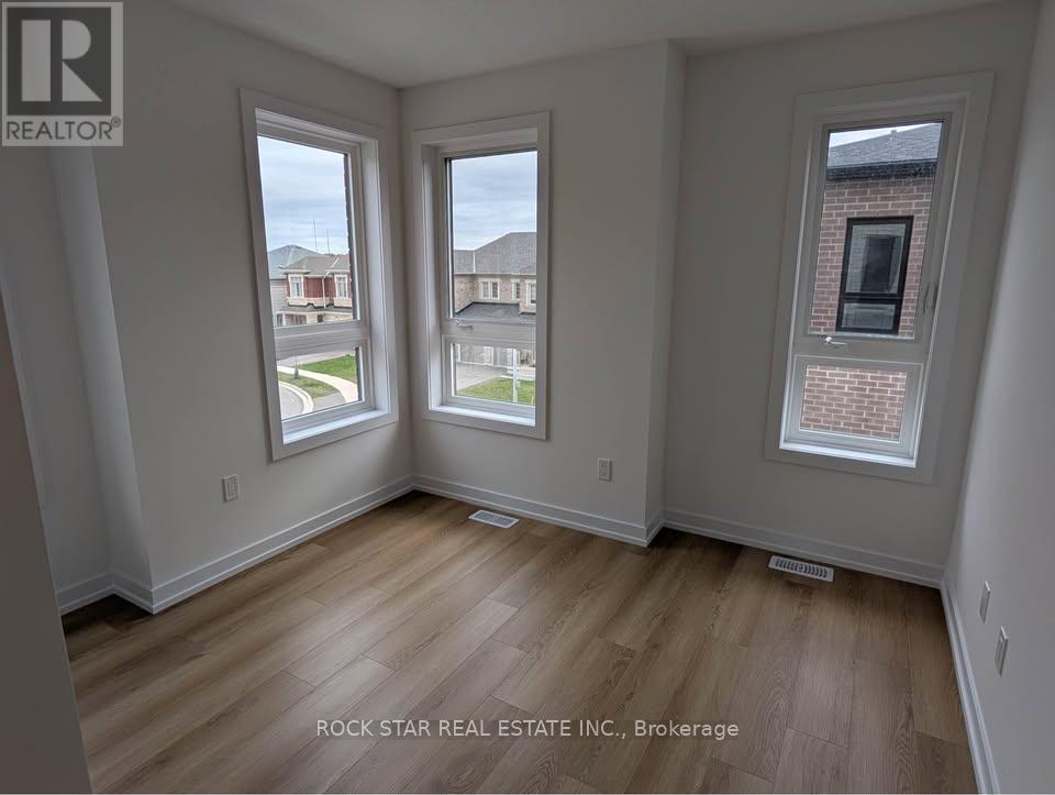 30 - 70 Kenesky Drive, Hamilton, Ontario  L8B 1Y4 - Photo 18 - X12530124