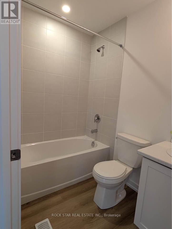 30 - 70 Kenesky Drive, Hamilton, Ontario  L8B 1Y4 - Photo 20 - X12530124