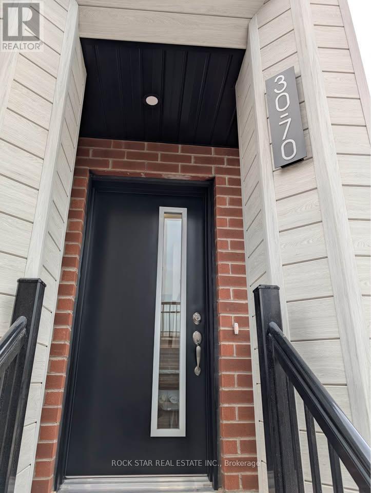 30 - 70 Kenesky Drive, Hamilton, Ontario  L8B 1Y4 - Photo 3 - X12530124