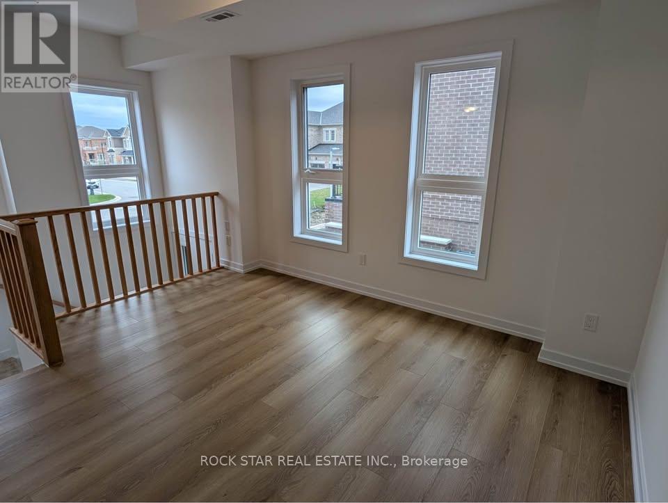 30 - 70 Kenesky Drive, Hamilton, Ontario  L8B 1Y4 - Photo 7 - X12530124