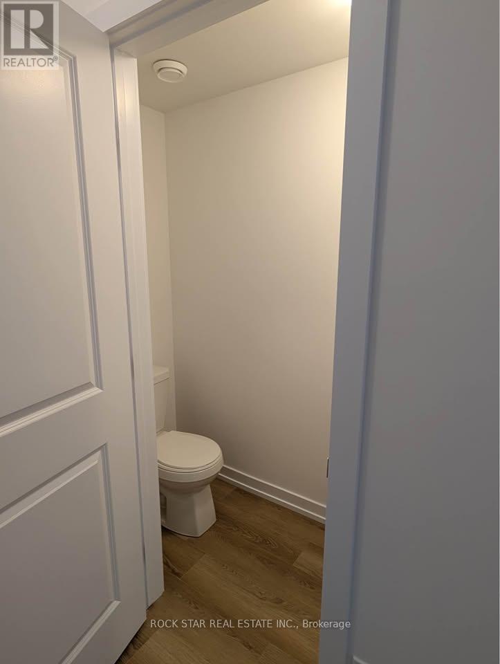 30 - 70 Kenesky Drive, Hamilton, Ontario  L8B 1Y4 - Photo 9 - X12530124