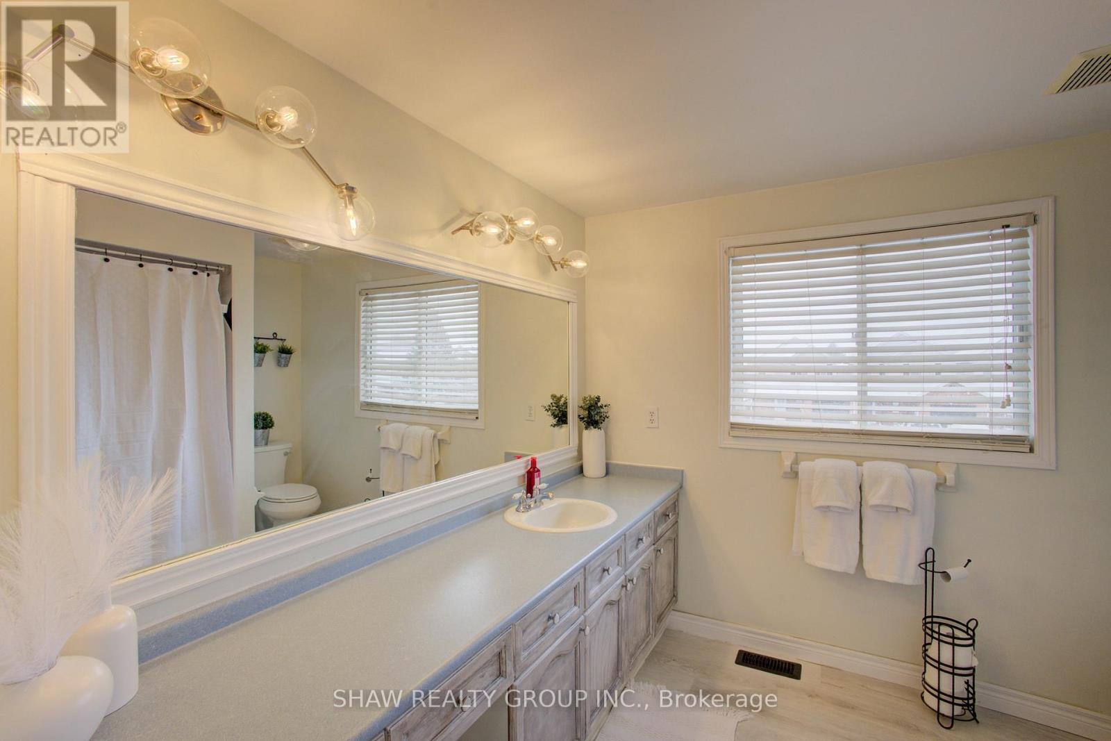 164 Tait Crescent, Centre Wellington, Ontario  N1M 3P5 - Photo 22 - X12530156