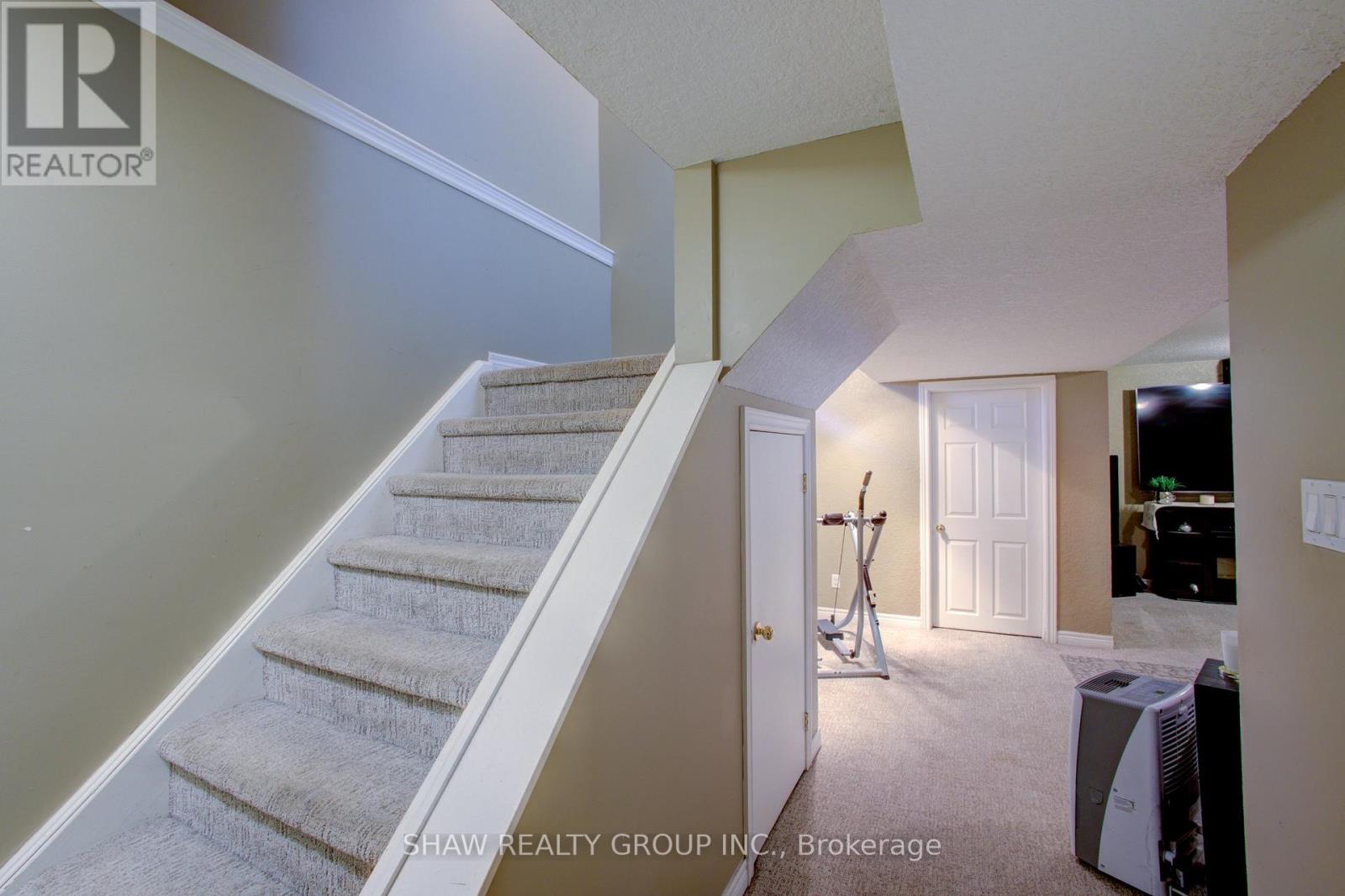 164 Tait Crescent, Centre Wellington, Ontario  N1M 3P5 - Photo 25 - X12530156