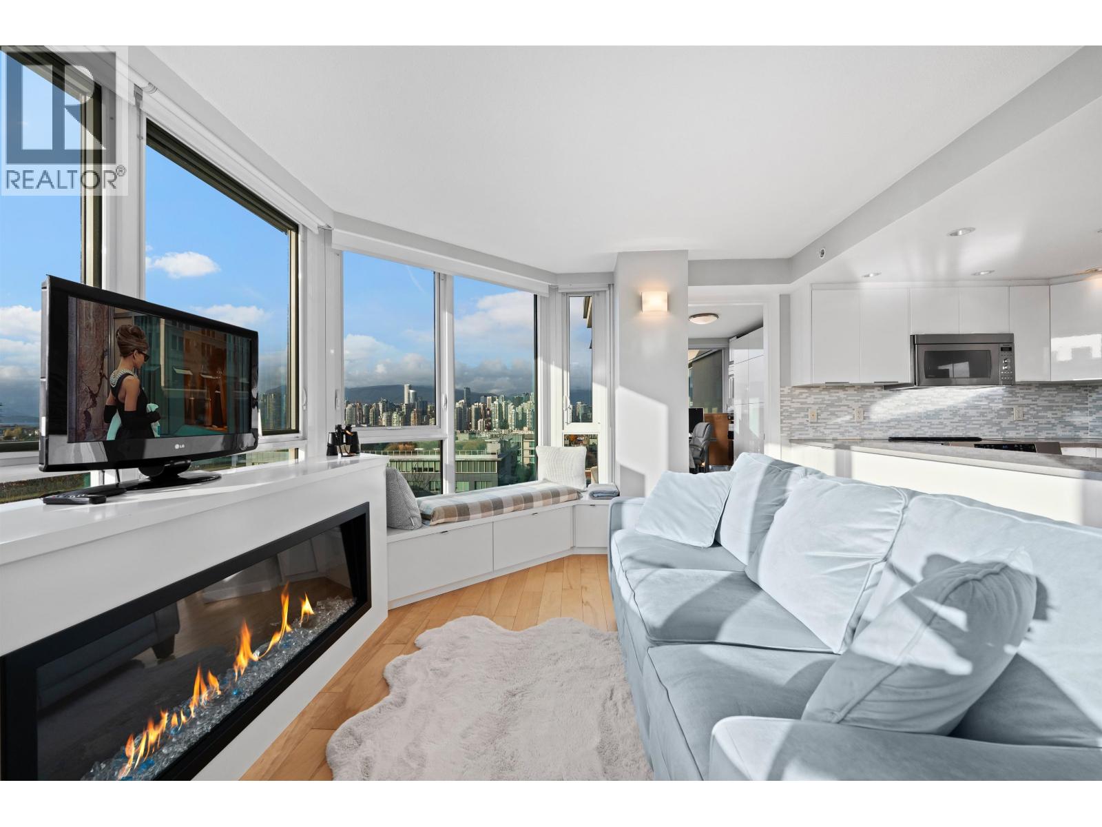 911 500 W 10TH AVENUE, Vancouver, British Columbia