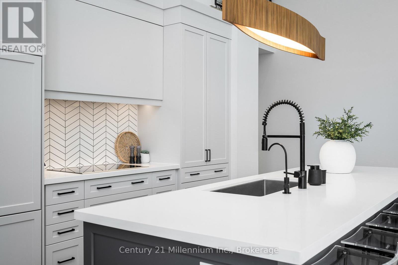 107 Tekiah Road, Blue Mountains, Ontario  N0H 1J0 - Photo 12 - X12530364