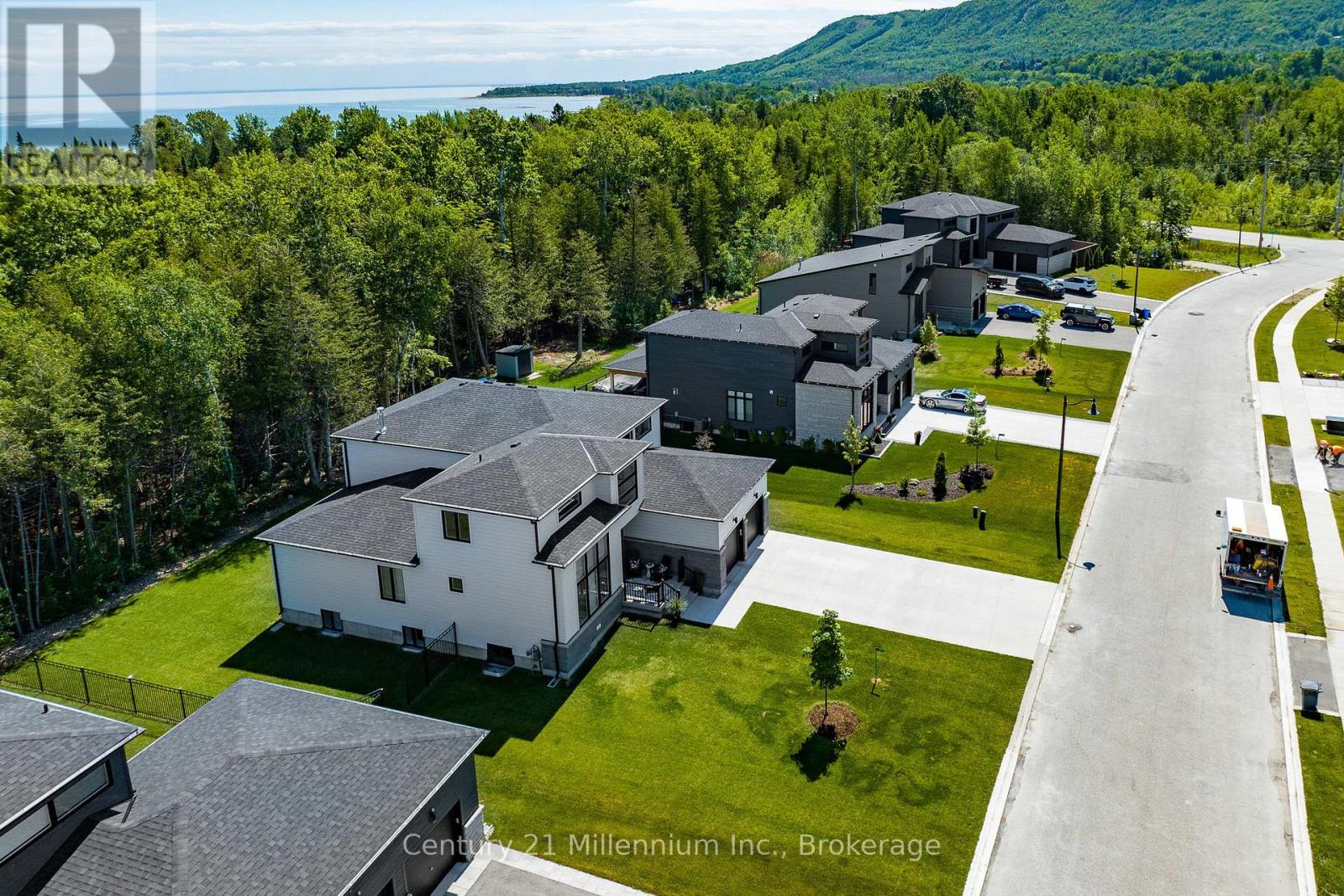 107 Tekiah Road, Blue Mountains, Ontario  N0H 1J0 - Photo 34 - X12530364