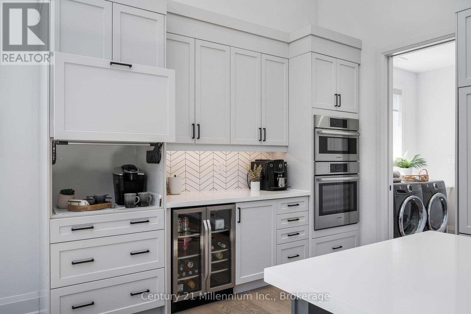 107 Tekiah Road, Blue Mountains, Ontario  N0H 1J0 - Photo 8 - X12530364