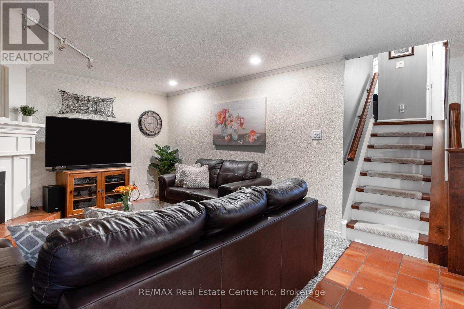 3 - 94 Woodlawn Road E, Guelph, Ontario  N1E 1B7 - Photo 17 - X12530370