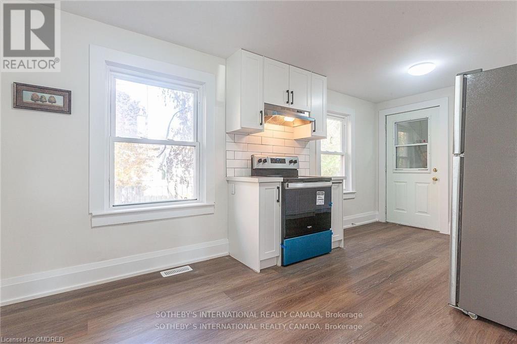 1842 Balsam Avenue, Mississauga, Ontario  L5J 1L2 - Photo 11 - W12445874