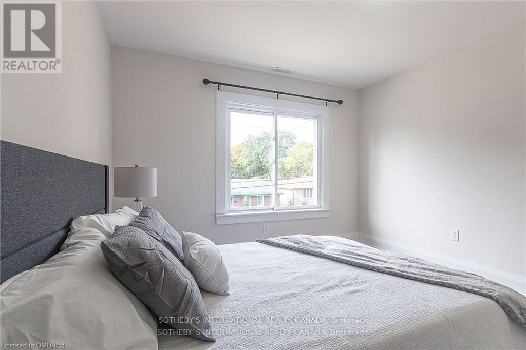 1842 Balsam Avenue, Mississauga, Ontario  L5J 1L2 - Photo 24 - W12445874