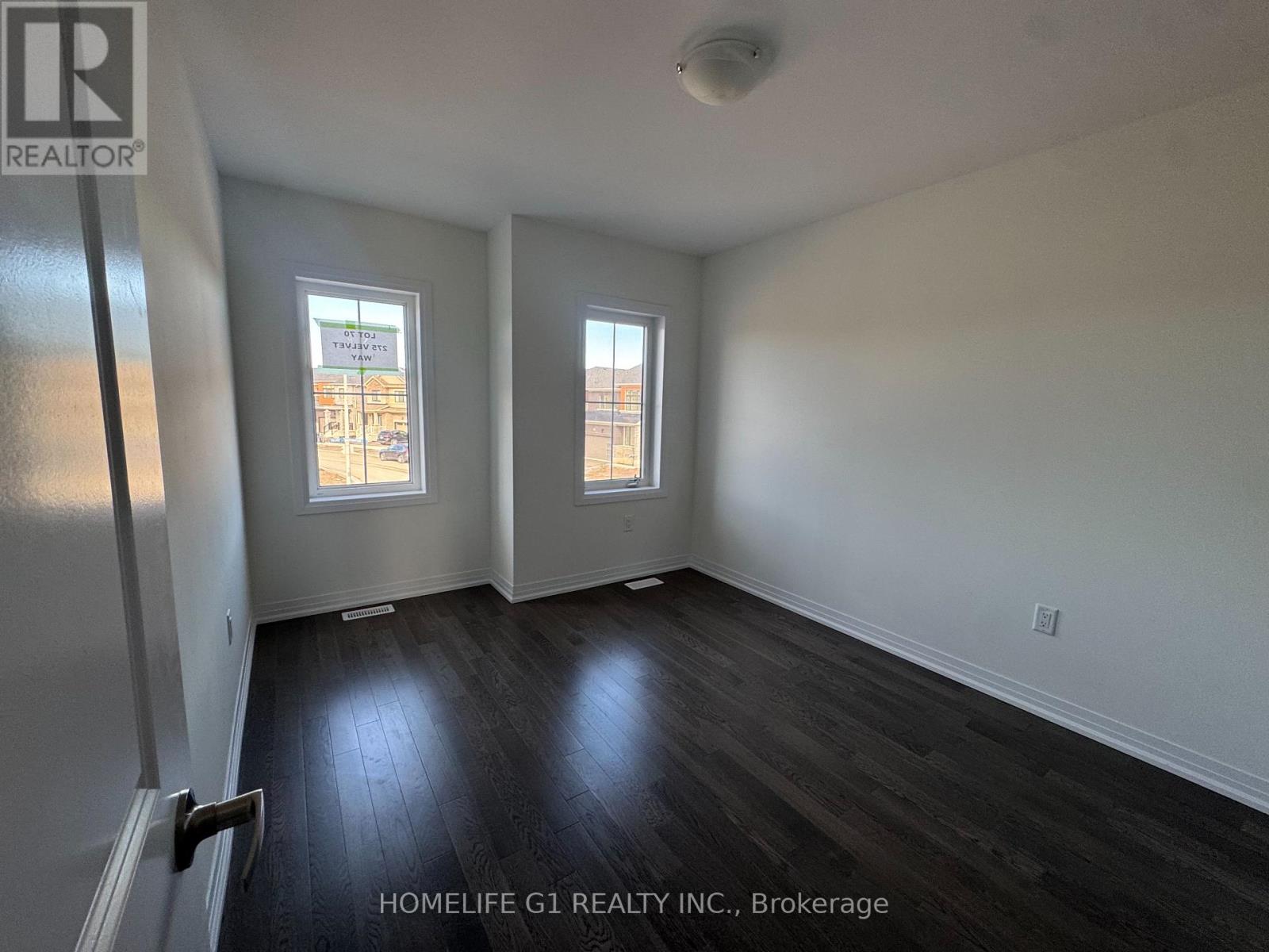 275 Velvet Way, Thorold, Ontario  L2V 0N9 - Photo 10 - X12513998