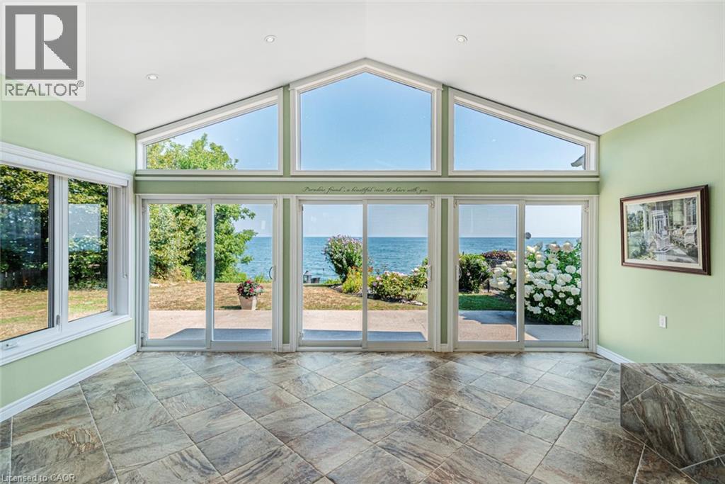 38 LAKESIDE Drive, Grimsby, Ontario