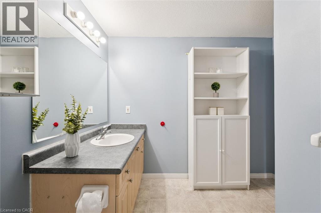 132 Donnenwerth Drive, Kitchener, Ontario  N2E 4C8 - Photo 26 - 40780505