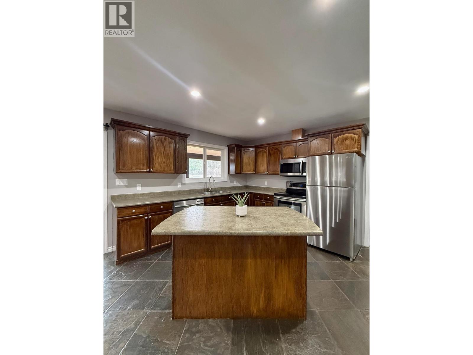 6017 Cedar Creek Road, Likely, British Columbia  V0L 1N0 - Photo 13 - R3066259