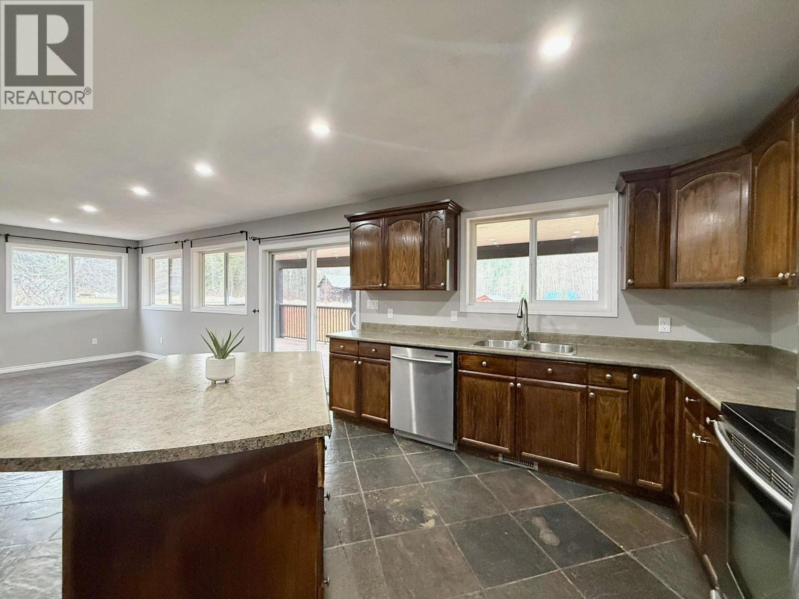 6017 Cedar Creek Road, Likely, British Columbia  V0L 1N0 - Photo 14 - R3066259