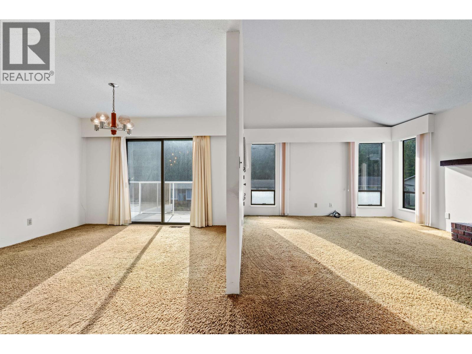 1006 Hendecourt Road, North Vancouver, British Columbia  V7K 2W9 - Photo 13 - R3066104