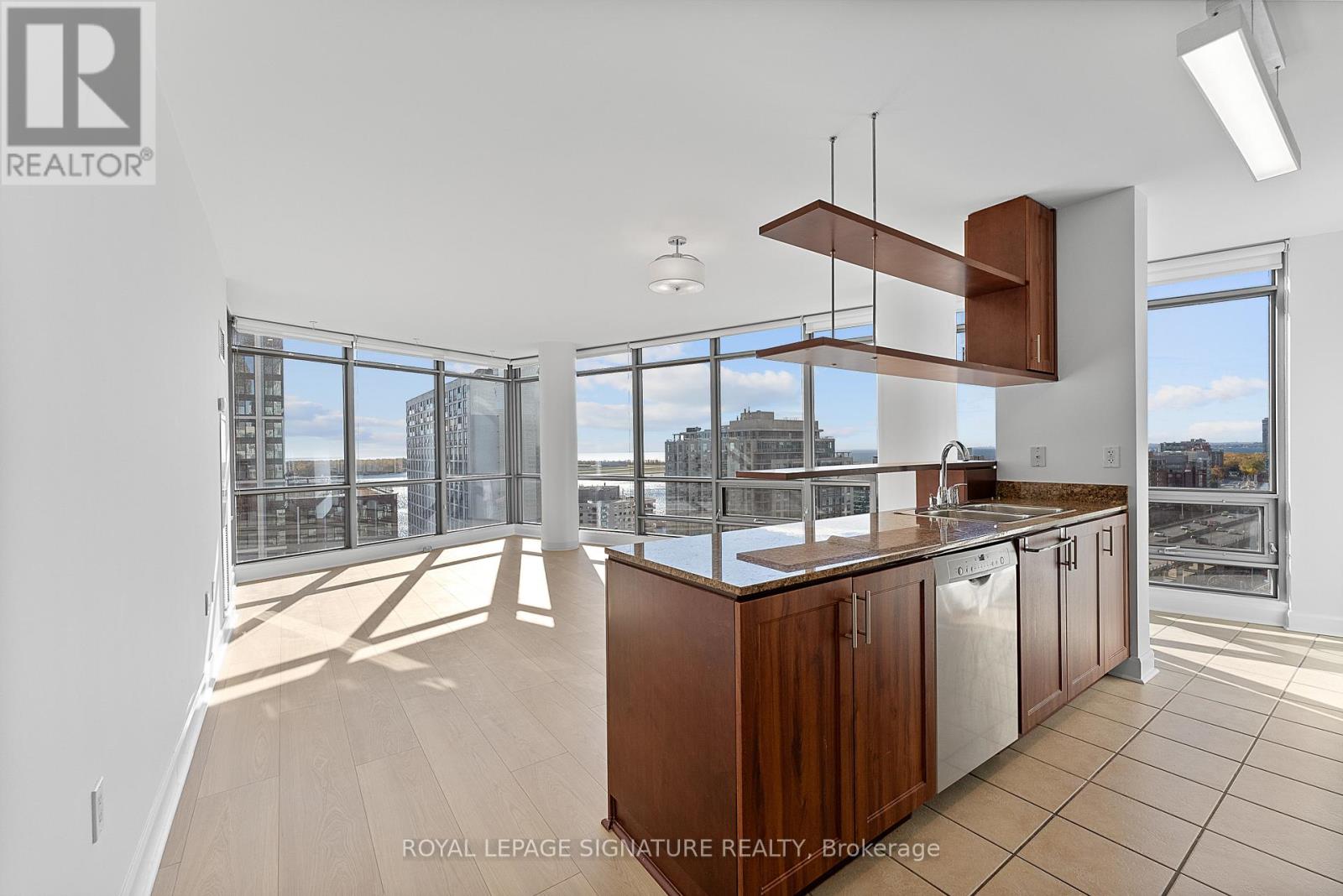 1703 - 5 Mariner Terrace, Toronto, Ontario  M5V 3V6 - Photo 10 - C12530220