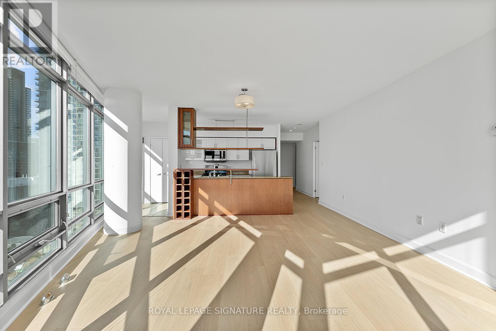 1703 - 5 Mariner Terrace, Toronto, Ontario  M5V 3V6 - Photo 2 - C12530220