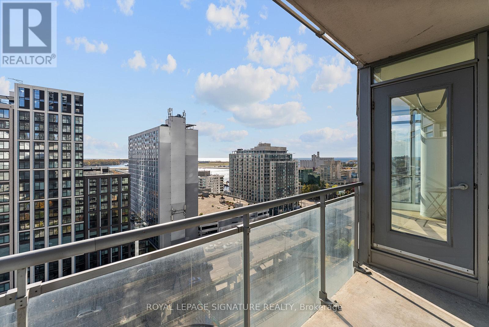 1703 - 5 Mariner Terrace, Toronto, Ontario  M5V 3V6 - Photo 31 - C12530220