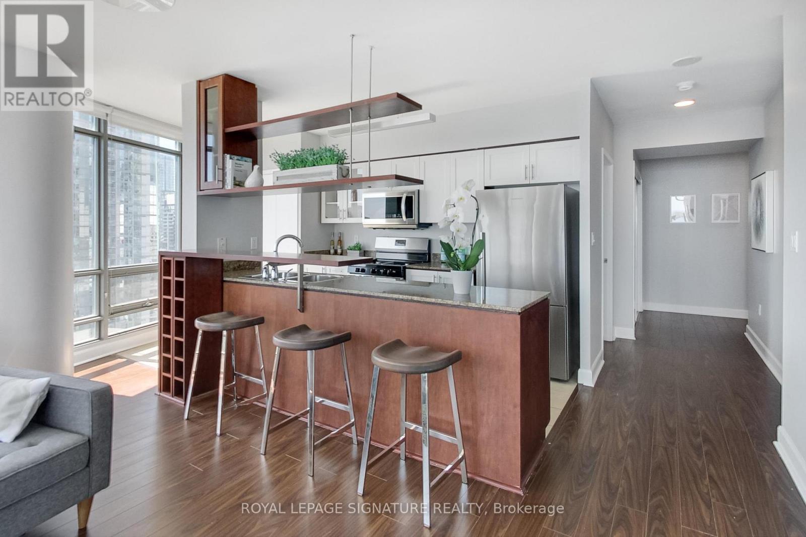 1703 - 5 Mariner Terrace, Toronto, Ontario  M5V 3V6 - Photo 7 - C12530220