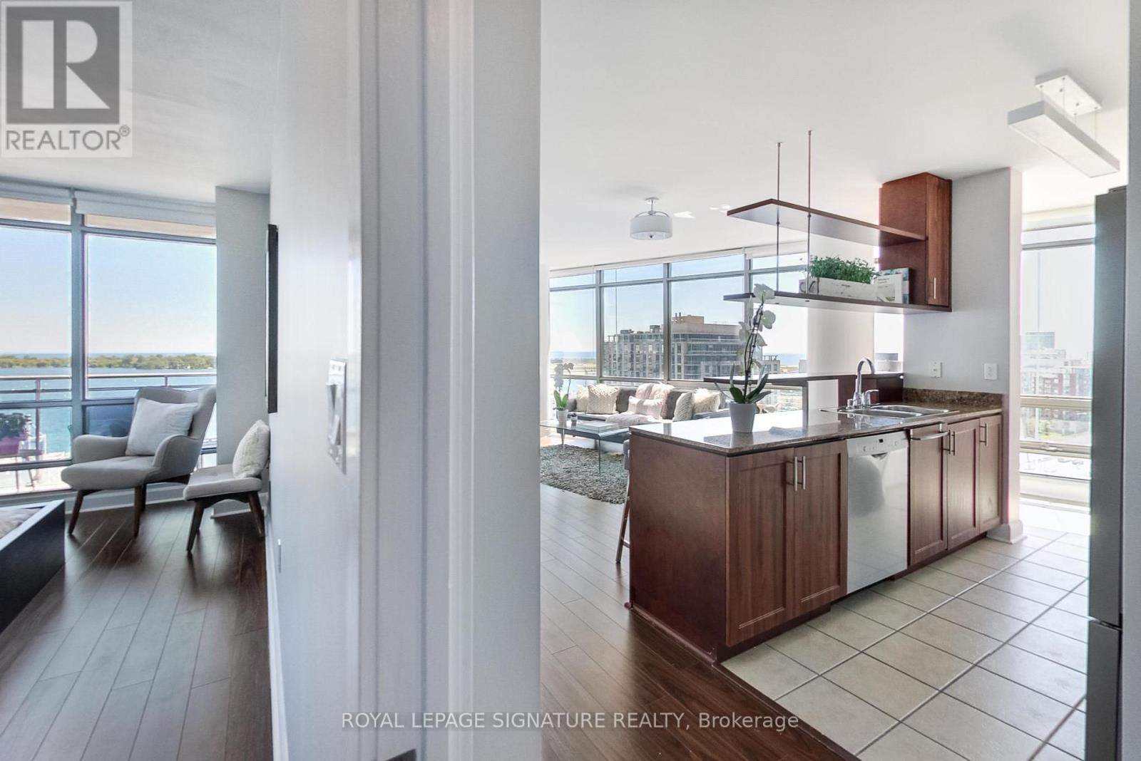 1703 - 5 Mariner Terrace, Toronto, Ontario  M5V 3V6 - Photo 9 - C12530220