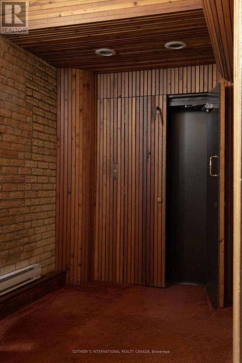 18 Gloucester Lane, Toronto, Ontario  M4Y 1L5 - Photo 13 - C12530254