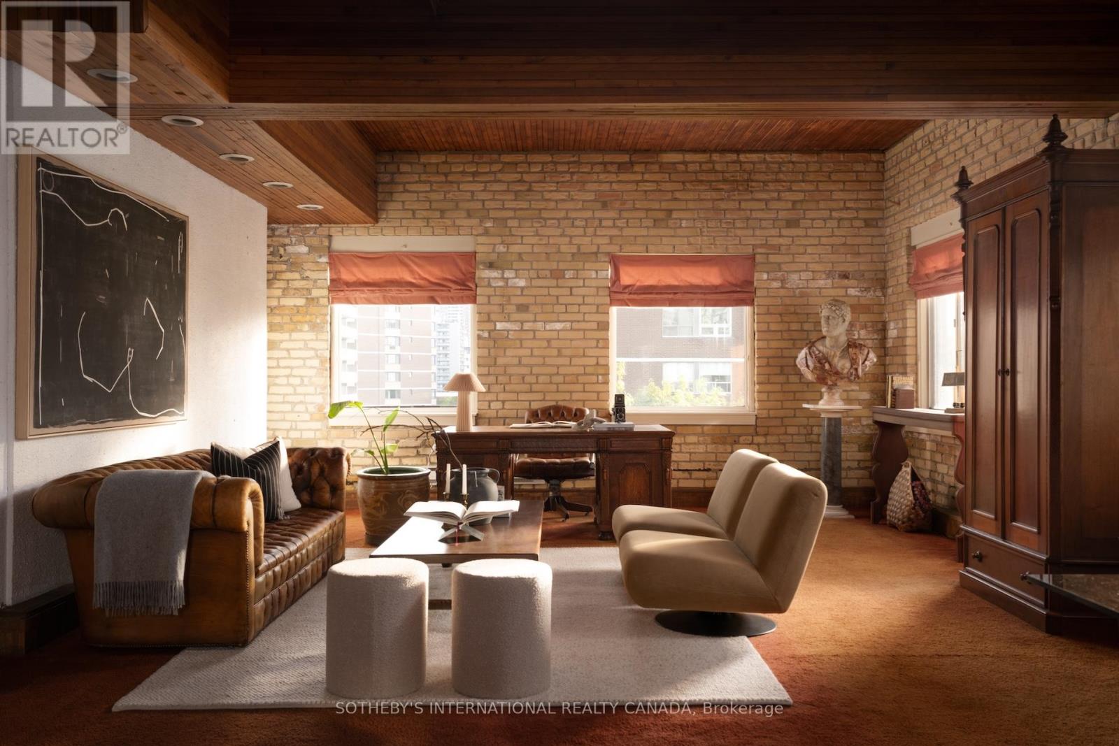 18 Gloucester Lane, Toronto, Ontario  M4Y 1L5 - Photo 2 - C12530254