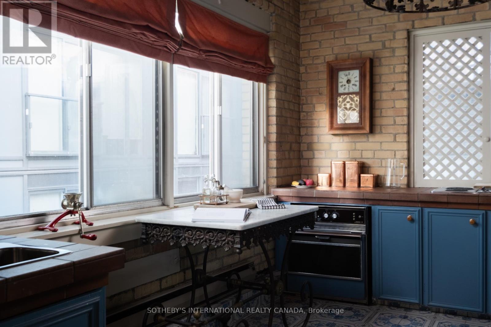 18 Gloucester Lane, Toronto, Ontario  M4Y 1L5 - Photo 15 - C12530256