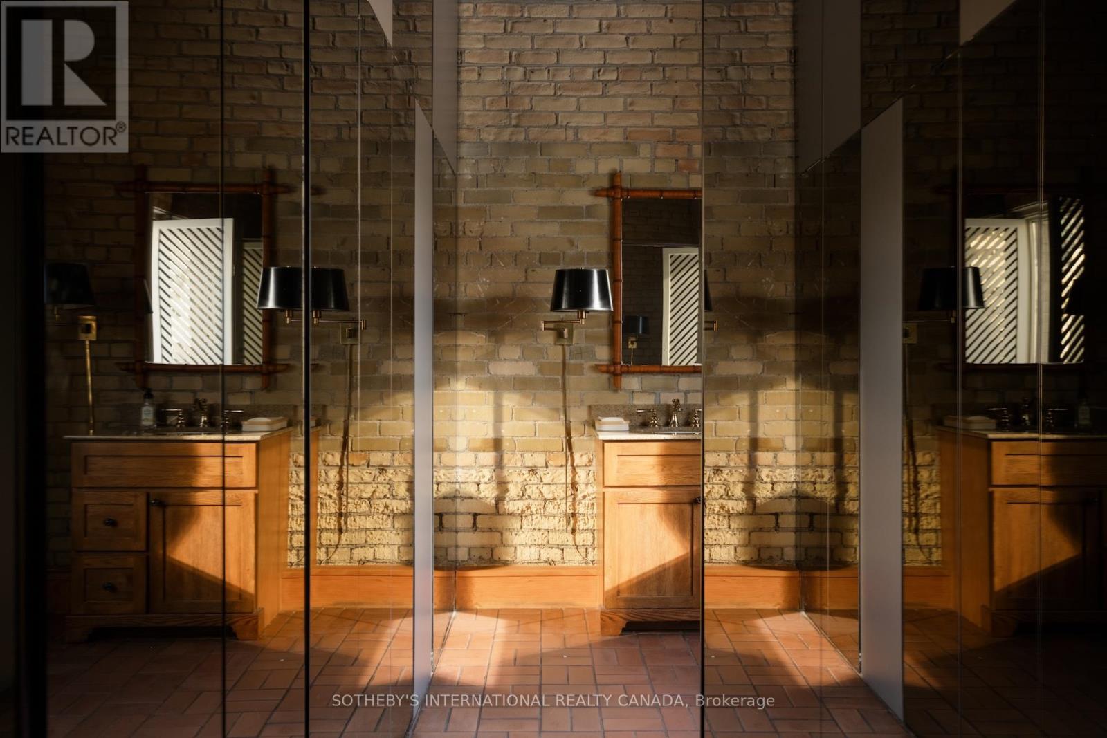 18 Gloucester Lane, Toronto, Ontario  M4Y 1L5 - Photo 17 - C12530256