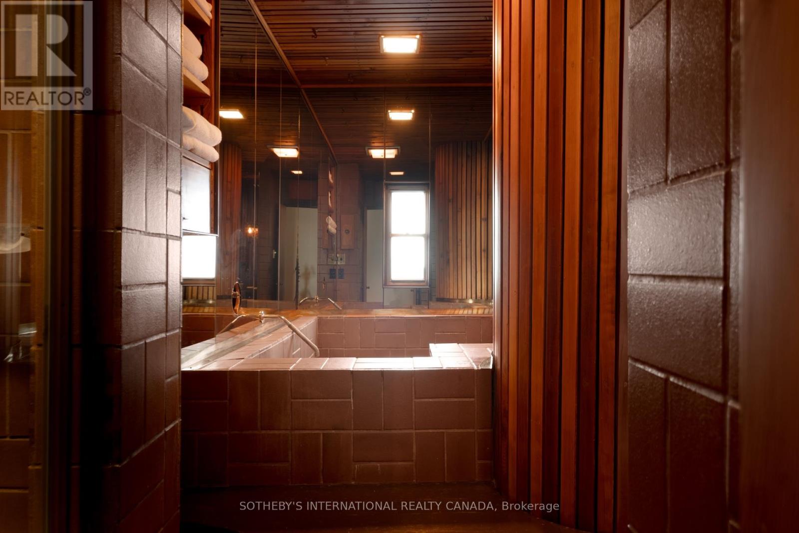 18 Gloucester Lane, Toronto, Ontario  M4Y 1L5 - Photo 25 - C12530256