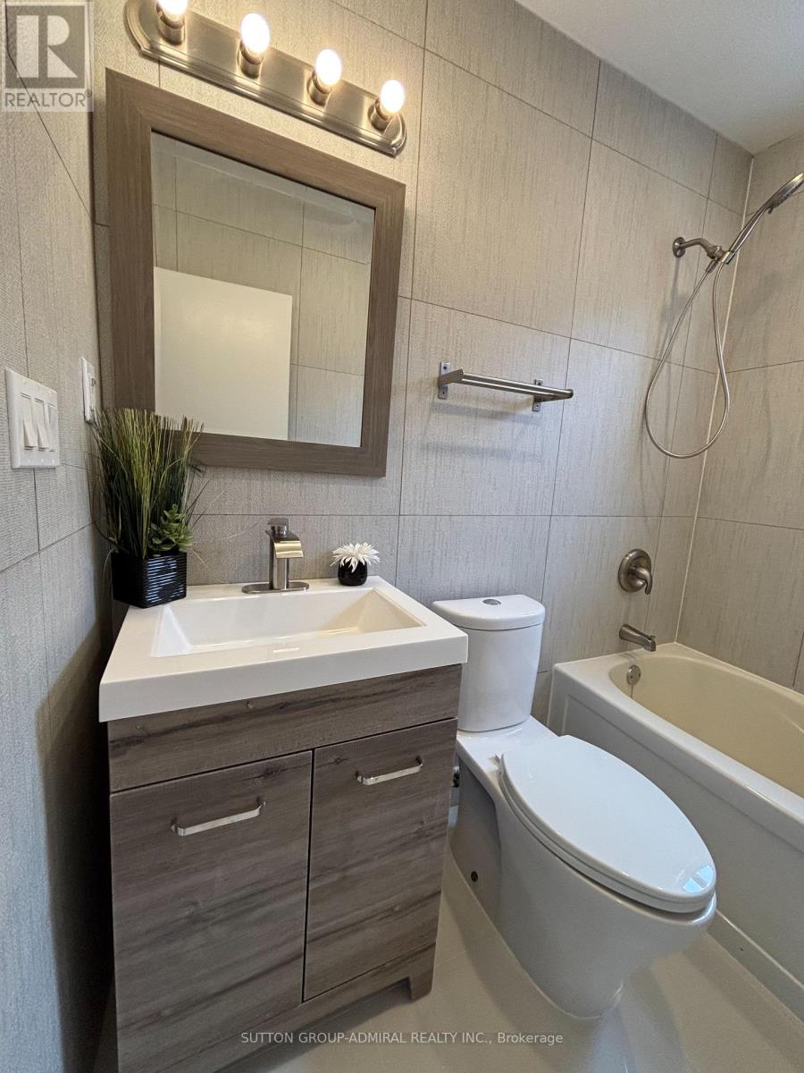 138 Poyntz Avenue, Toronto, Ontario  M2N 1J4 - Photo 12 - C12530268