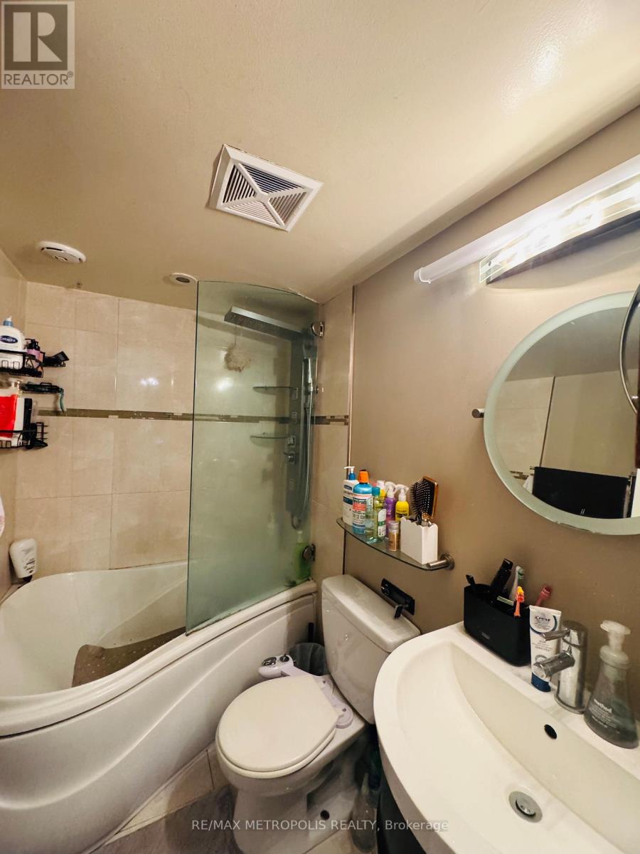 704 - 250 Queens Quay W, Toronto, Ontario  M5J 2N2 - Photo 6 - C12530384