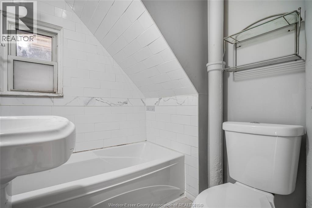 1085 Langlois, Windsor, Ontario N9A 2H4 - Photo 19 - 25028506