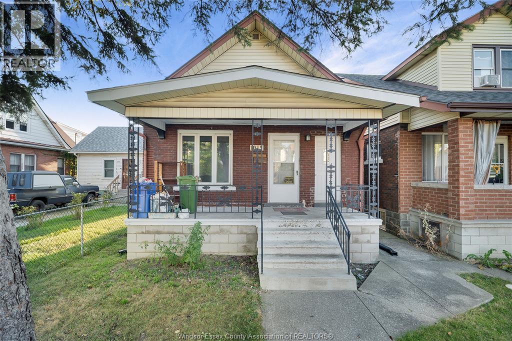 1085 Langlois, Windsor, Ontario N9A 2H4 - Photo 2 - 25028506