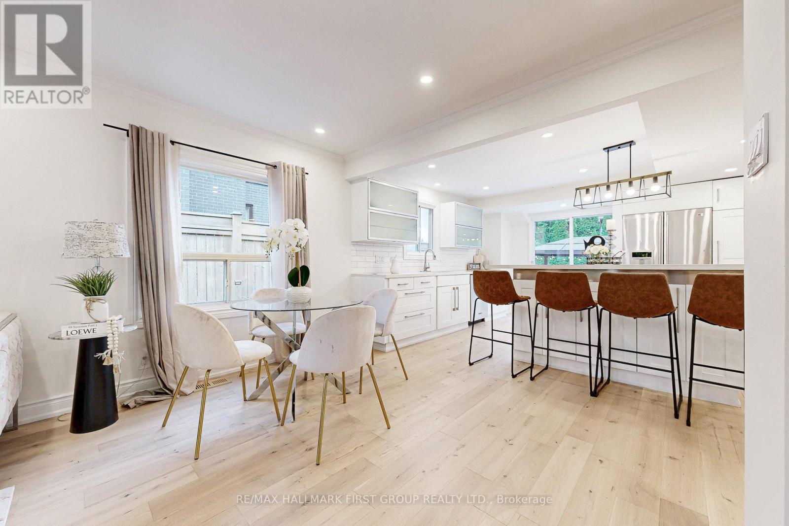 589 Marksbury Road, Pickering, Ontario  L1W 2T1 - Photo 5 - E12530202