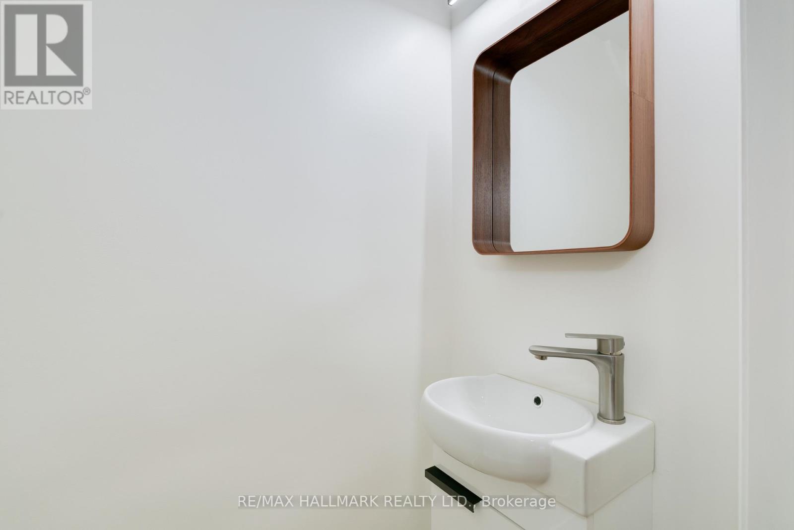 36 Rushbrooke Avenue, Toronto, Ontario  M4M 3A9 - Photo 10 - E12530222