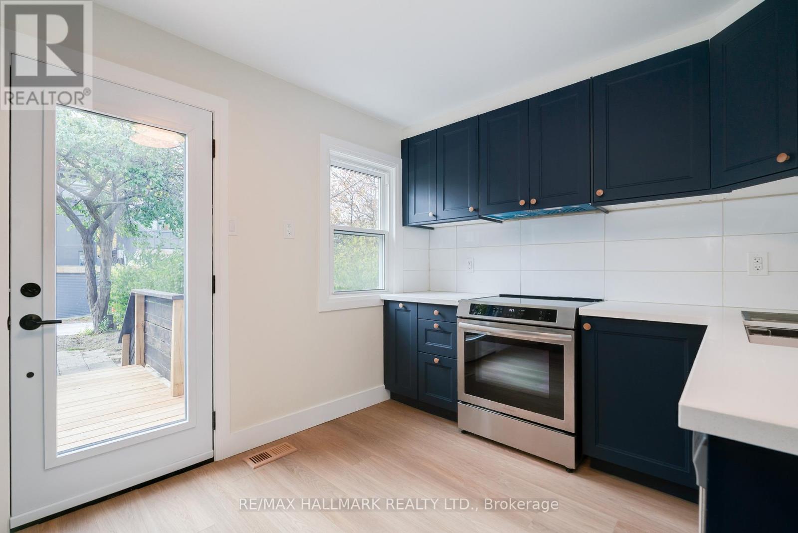 36 Rushbrooke Avenue, Toronto, Ontario  M4M 3A9 - Photo 11 - E12530222