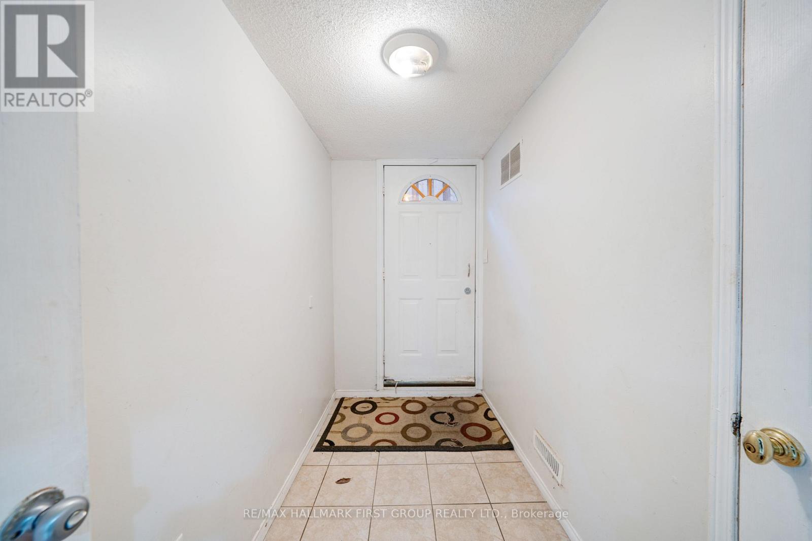 5 Claresholme Drive, Toronto, Ontario  M1C 4Z9 - Photo 3 - E12530284